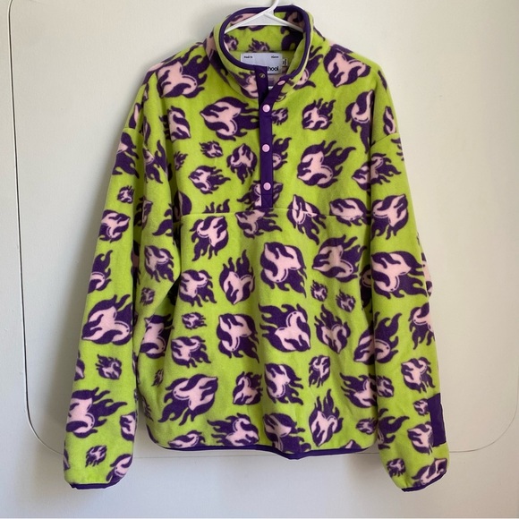Sundae School Other - NWOT SUNDAE SCHOOL Unisex Fleece Green Burning Love Snap buttons Pullover L